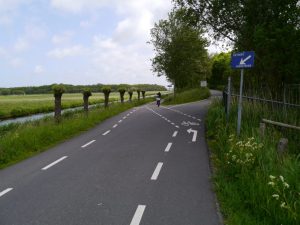 Slightly unusual configuration as the cycle lane leaves the road at the start of the cycle path