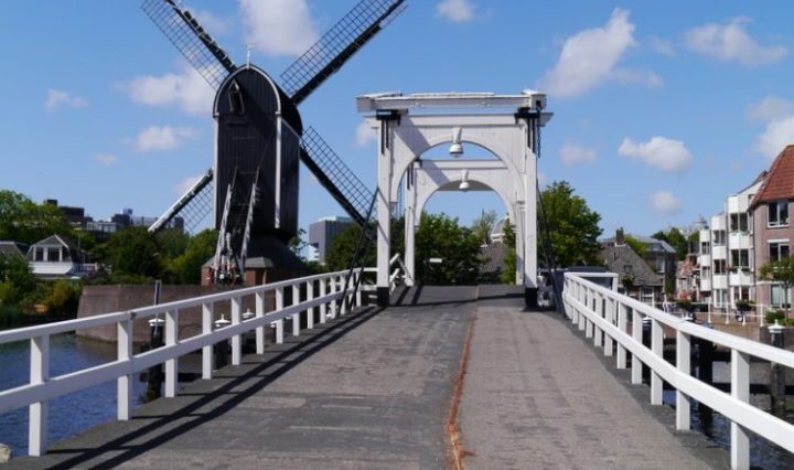Crossing the Oude Rijn, with views of a windmill
