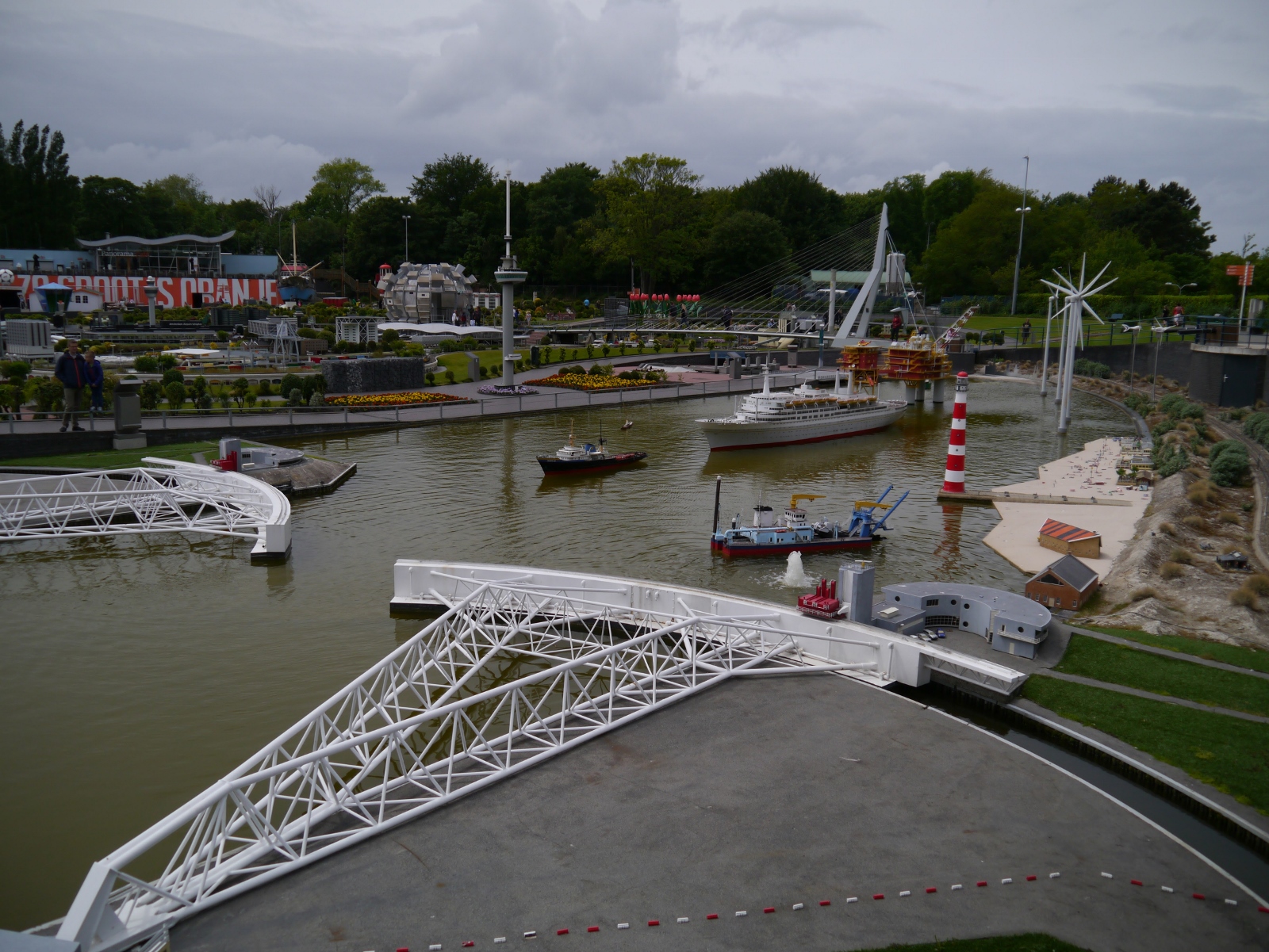 P1110843 (1600x1201)