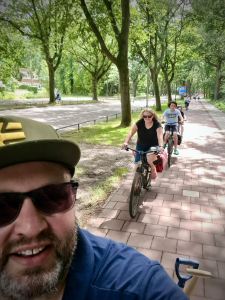 On Katwijkseweg, as the paved cycle path continues