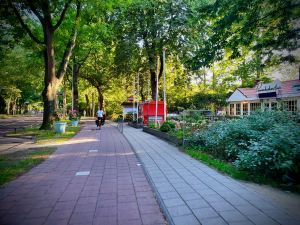 Passing the Pannenkoekenhuis, just before Duinrell
