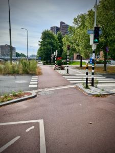 Another wonderfully safe junction on Hofzichtlaan