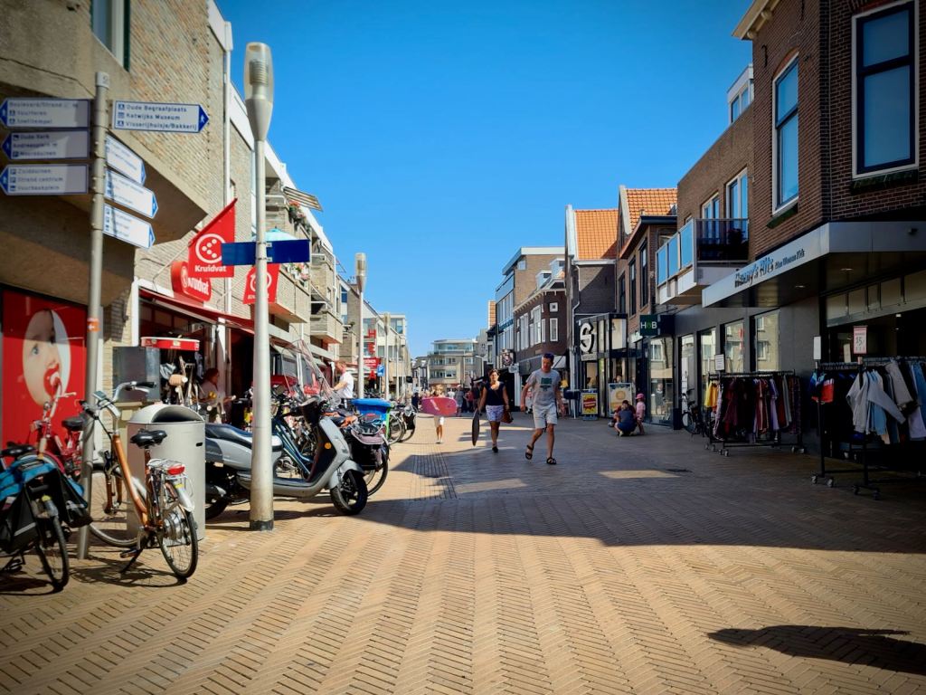 Traffic free town centre, with plenty of bikes parked up