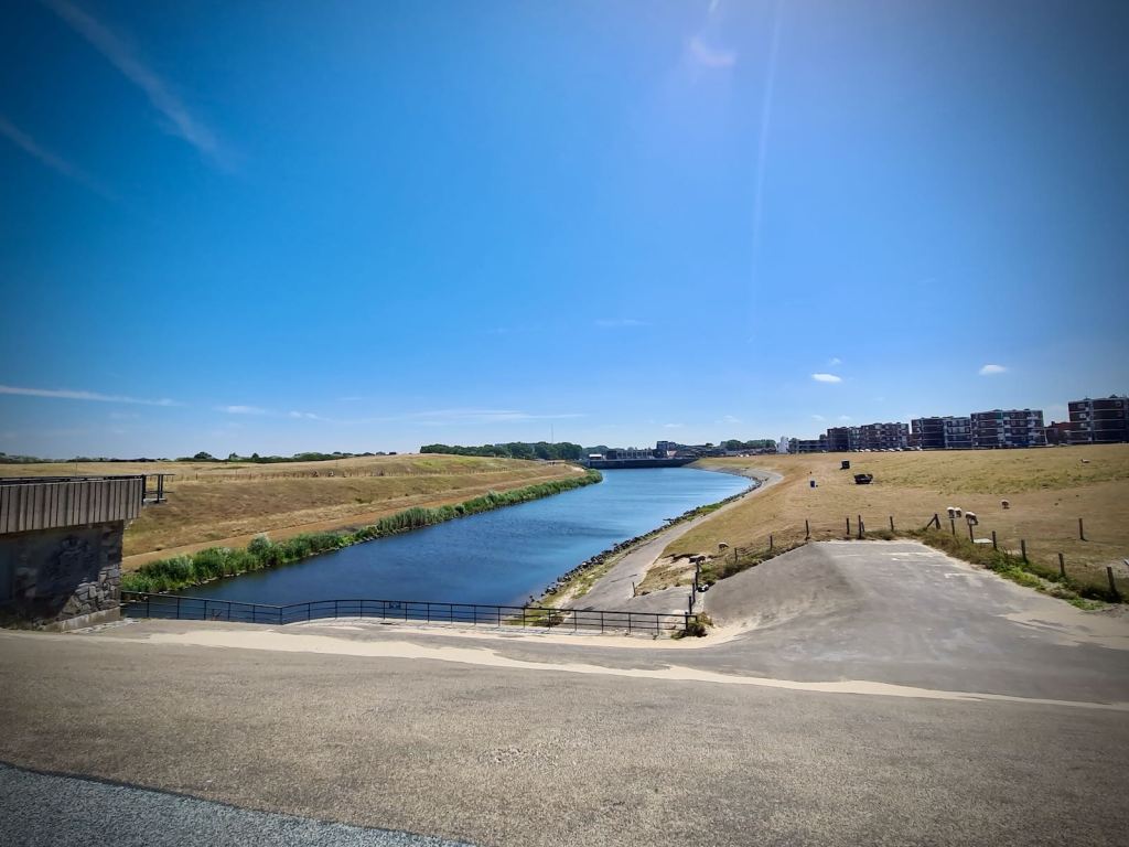 Canal at the end of the Oude Rijn (Old Rhine)