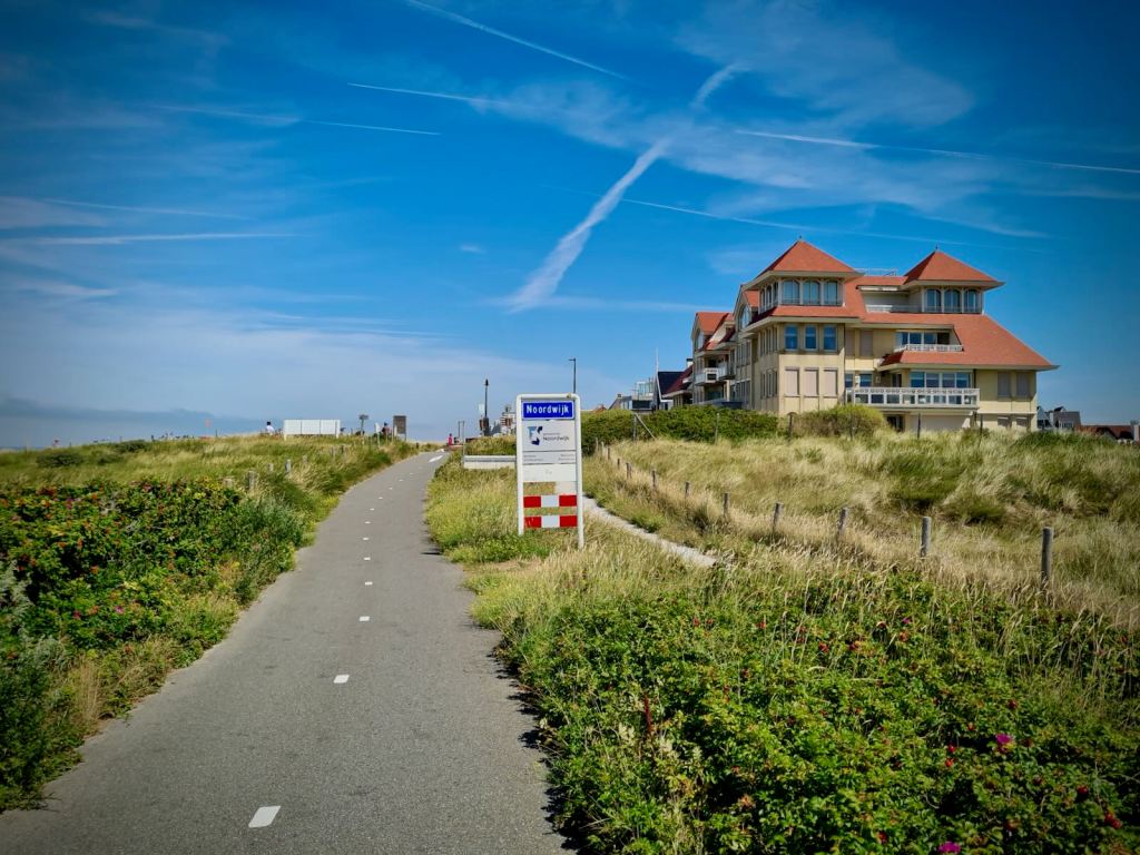 On the dune cycle route to Noordwijk, apartment building on the right