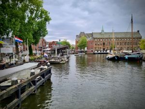 Boats on the Rijn, looking towards Beestenmarkt