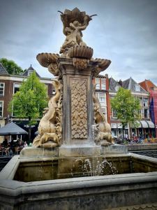 Fountain next to the Rijn