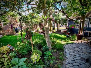 The garden of our Airbnb holiday home