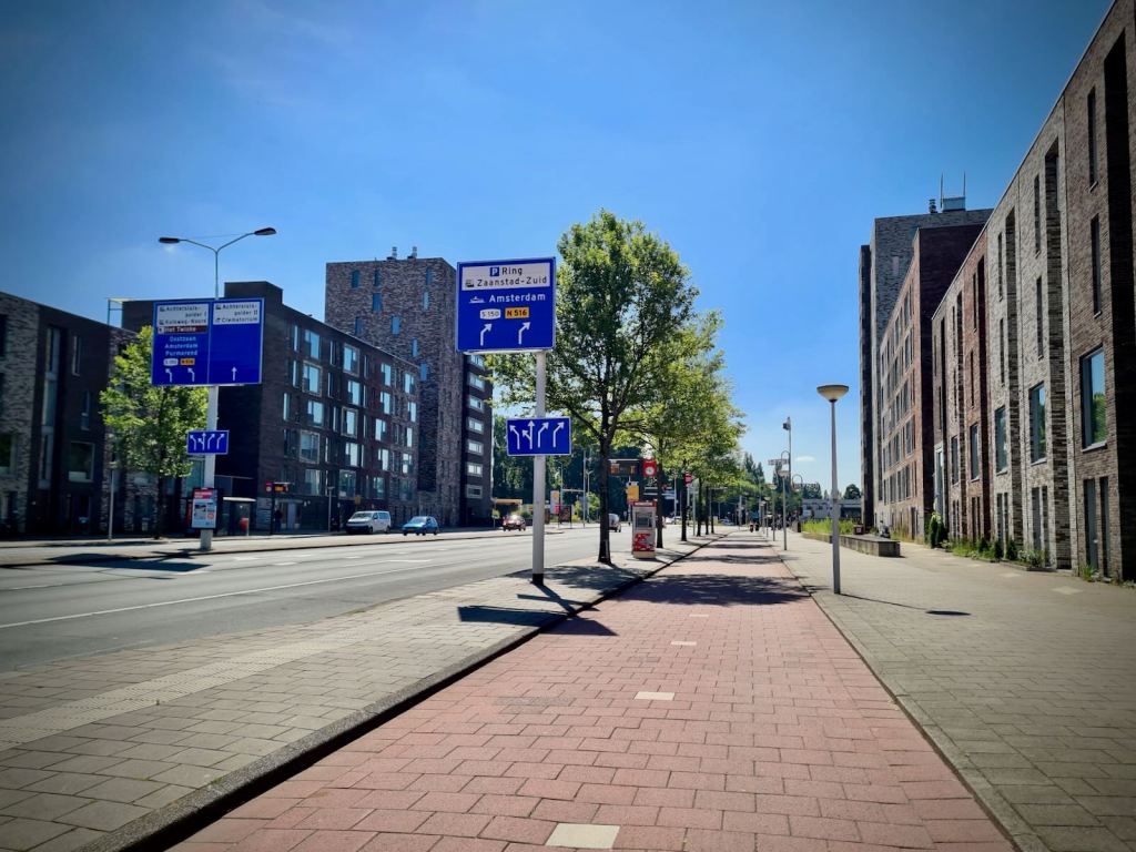 Paved cycle path next to the S155