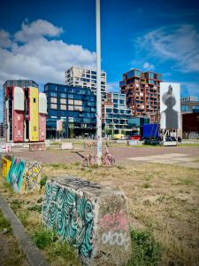 Monument artwork by Manaf Halbouni and self portrait by Zanele Muholi