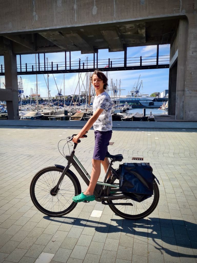 Riding along next to Kraanspoor