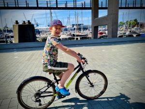 Riding along next to Kraanspoor