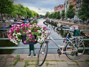 View from bridge on Kwakersstraat