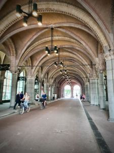 Cycle path through the Rijksmuseum