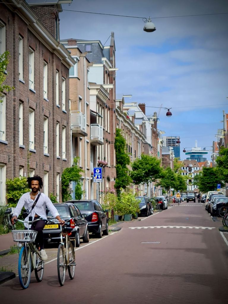 Transporting bikes on Willemsstraat