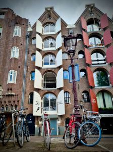 Bikes and canal houses, a very Dutch scene
