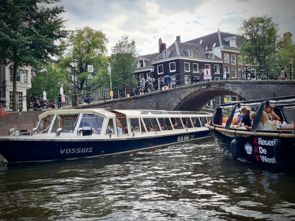 Big cruise boats on Herengracht