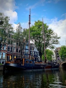 Boat on Keizersgracht