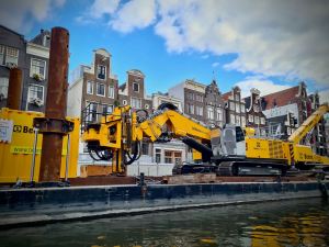 Construction equipment on Brouwersgracht