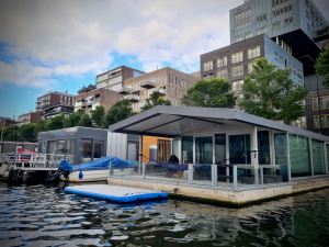 Houseboats and apartments