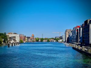 Looking north from the Beatrixbrug bridge