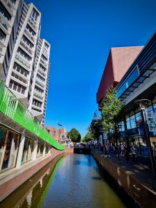 easyHotel, shops and cinema