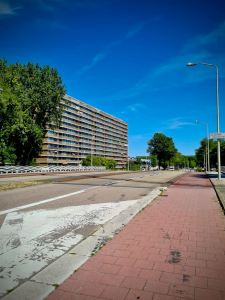 Paved cycle path on the bridge on Vermiljoenweg