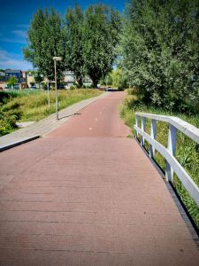 Walking and cycling bridge over De Nagouw