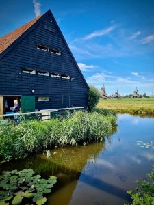 The Vrede storehouse, now a souvenir shop