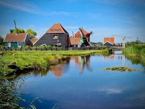 De Haal and other buildings