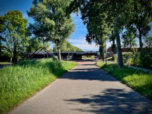 Approaching the underpass under the A7 motorway