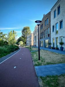 New housing next to the cycle path and De Gouw
