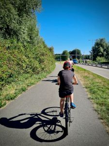 Cycling along De Zuiderlaaik, not sure what the gantry is for