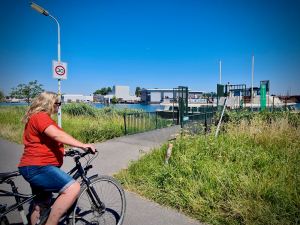 Boat moored on Havenstraat