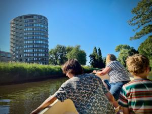 Passing an oval apartment block