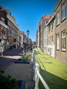 Looking down Oude Langendijk