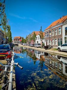 Looking along Oosteinde