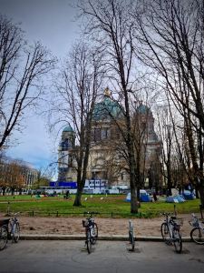 Cycle parking and Berliner Dom