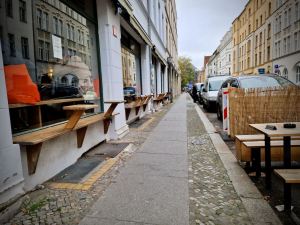On-street seating at Restaurant Keyser Soze