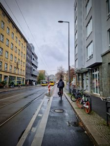 Start of a protected cycle path on Invalidenstraße