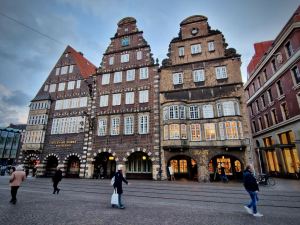 Buildings in Unser Lieben Frauen Kirchhof
