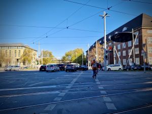 Bahnhofspl. / An d. Weide junction