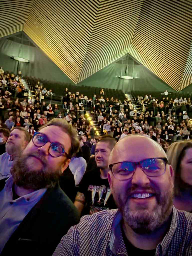 Waiting for Pavement, inside Tempodrom Berlin