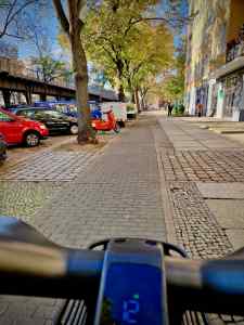 Riding along the paved cycle path on Skalitzer Straße