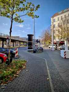 Paved cycle path on Skalitzer Straße