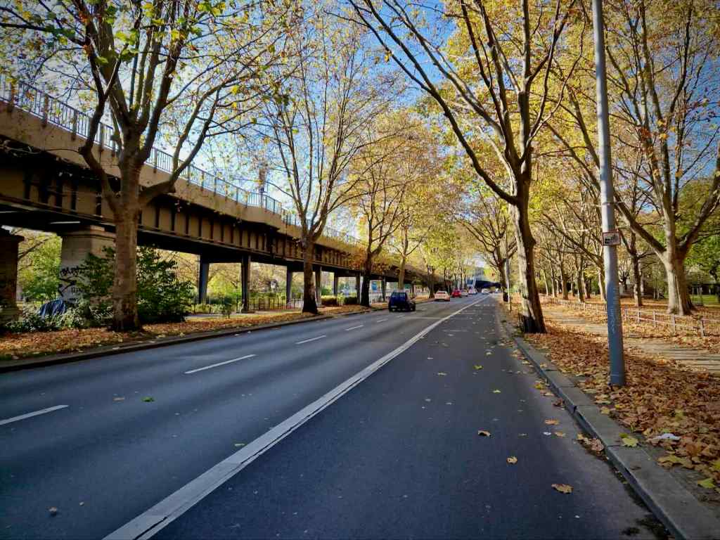 Autumnal view along Gitschiner Straße