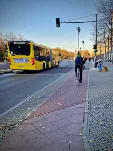Paved cycle path on Ebertstraße