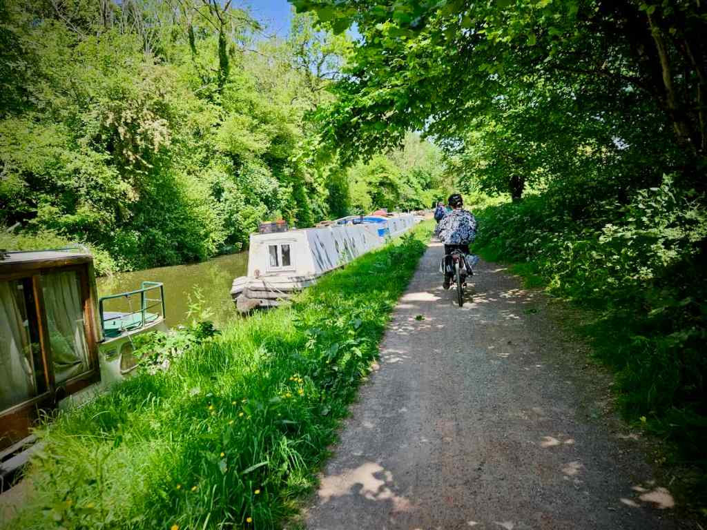 Riding along the Kennet & Avon Canal