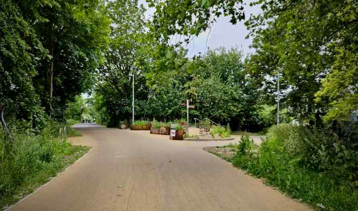 Turning for Kilburn Street