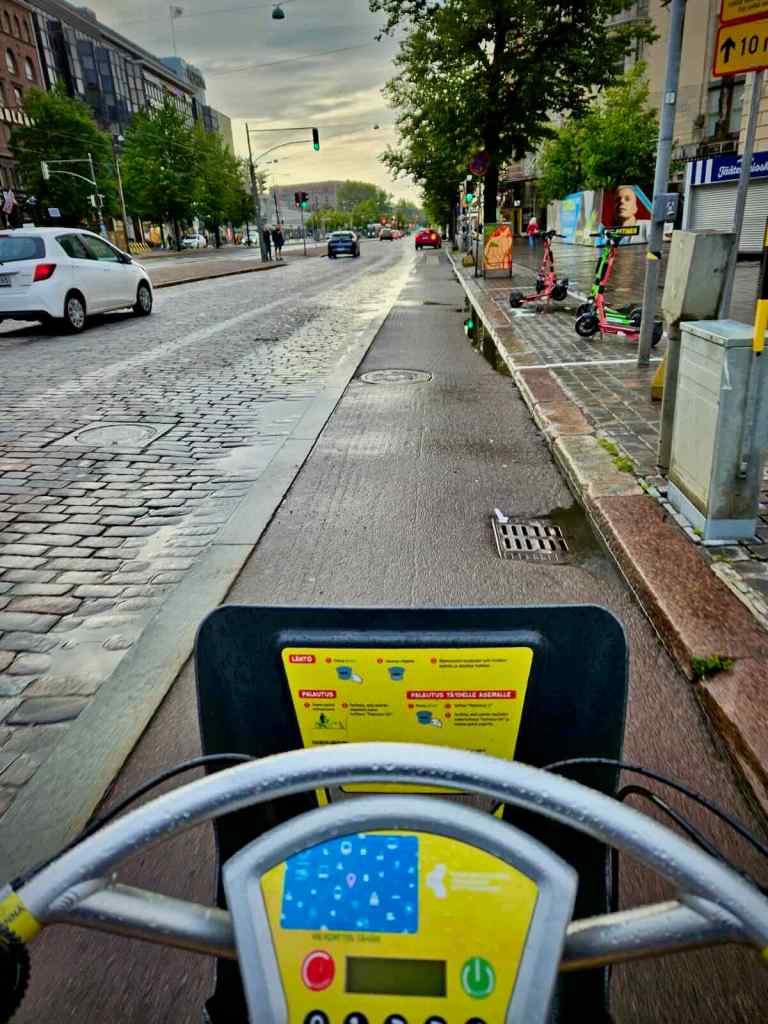 A decent quality stepped cycle track